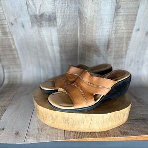 Clarks Tan and Black Women's Mules